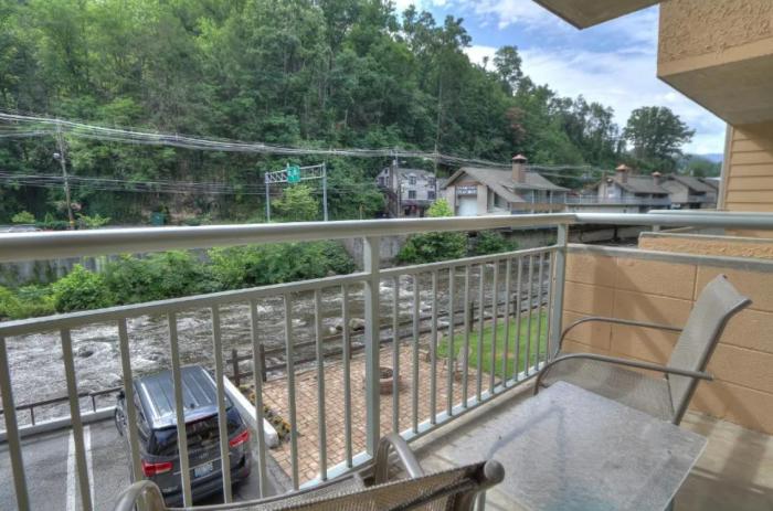 Gatlinburg River Inn Bilik gambar